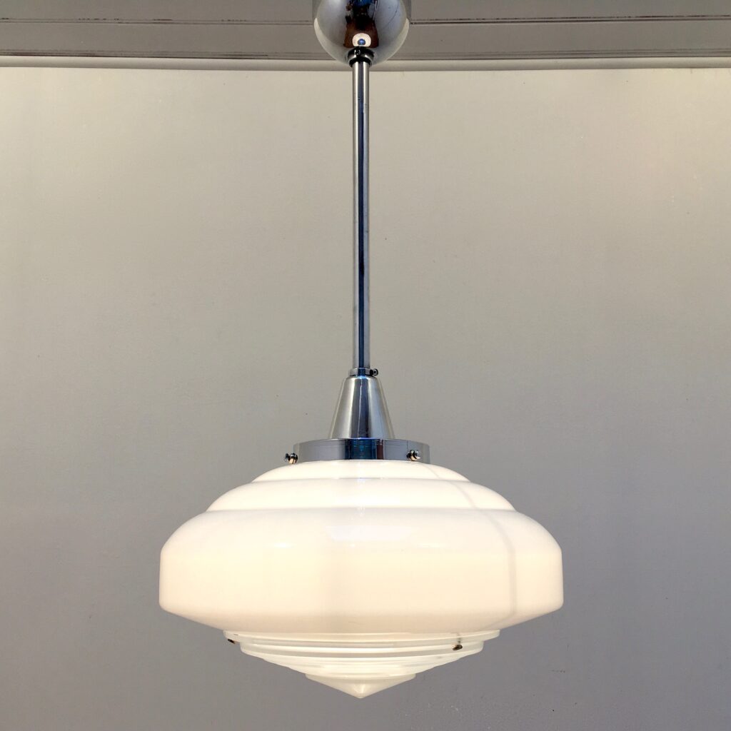 Suspension-holophane-opalinealu_vue-allumee_Maison_Liedekerke_maisonLK-MLK4.jpg