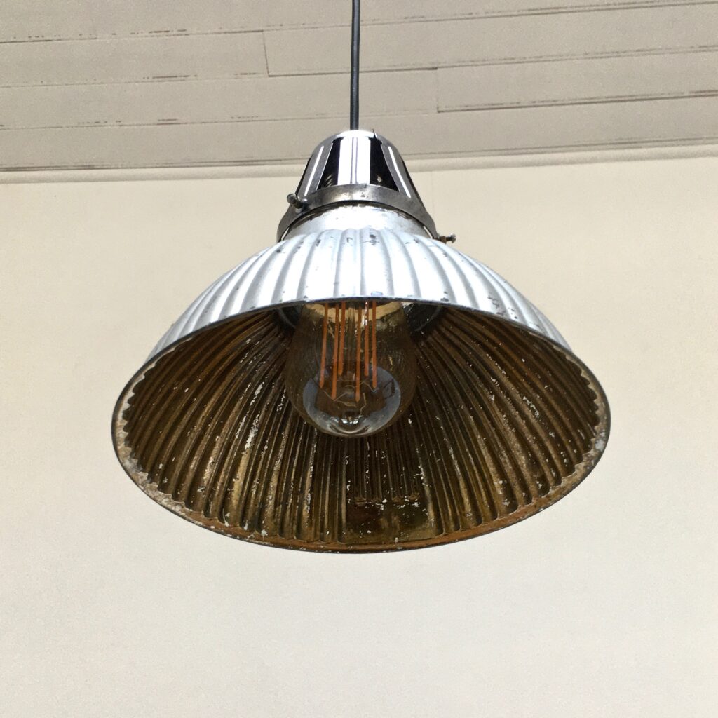 Suspension-mercurisee-_Maison_Liedekerke_maison-lk-2.jpg