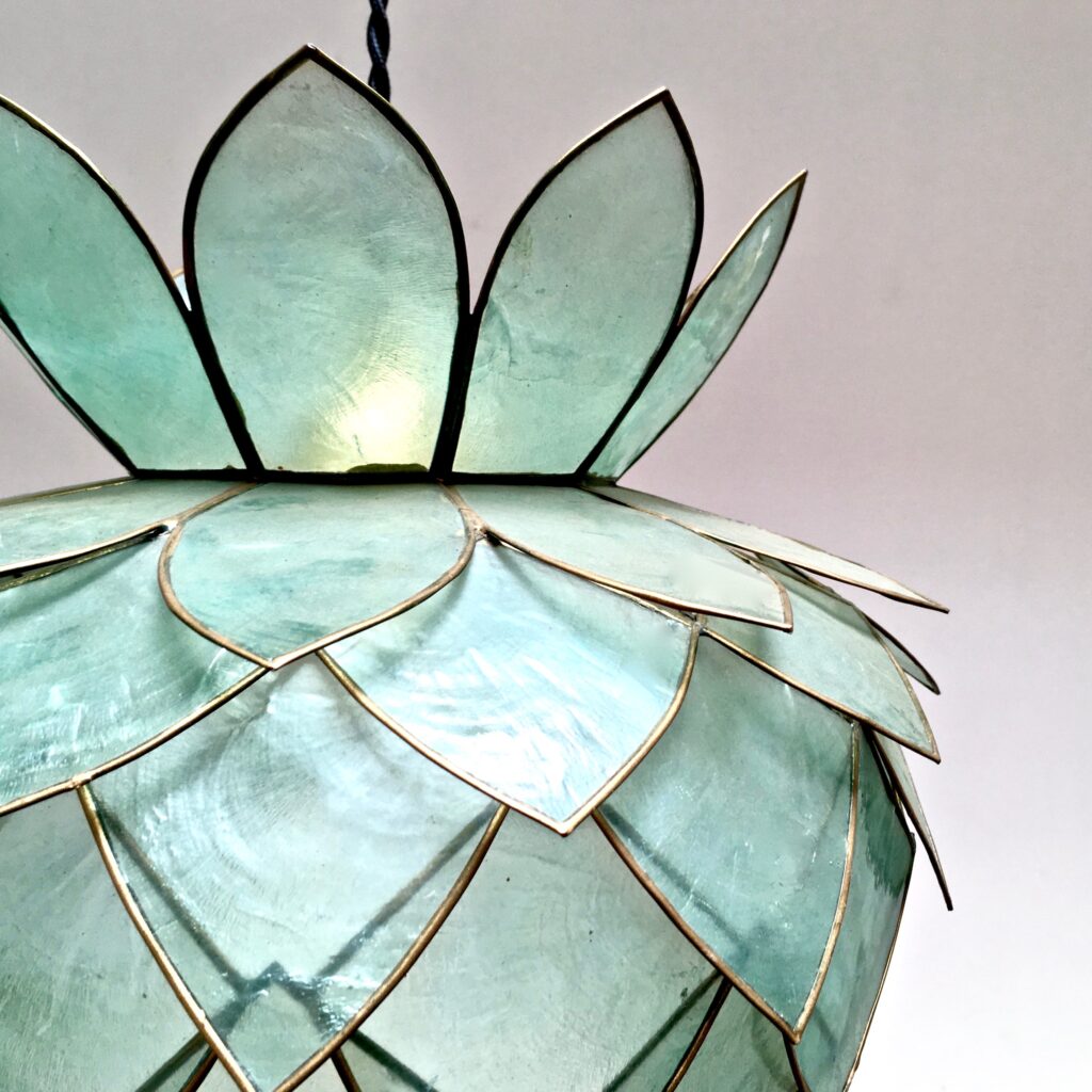 Suspension-nacre_-detail_Maison_Liedekerke_maison-lk.jpg