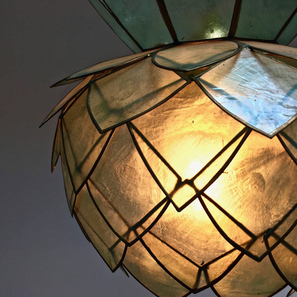 Suspension-nacre_-detail_allume_Maison_Liedekerke_maison-lk.jpg