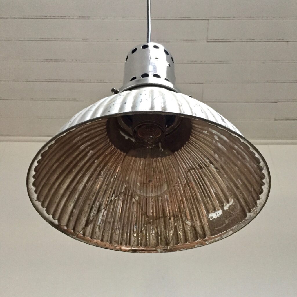 Suspension-verre-eglomise-34-dessous-felures_Maison_Liedekerke_Maison-lk.jpeg