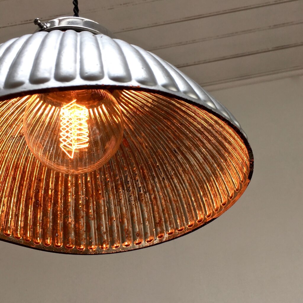 Suspension-verre-eglomise-grand-modele-vue-allumee-_Maison-_Liedekerke_maison-lk.jpg