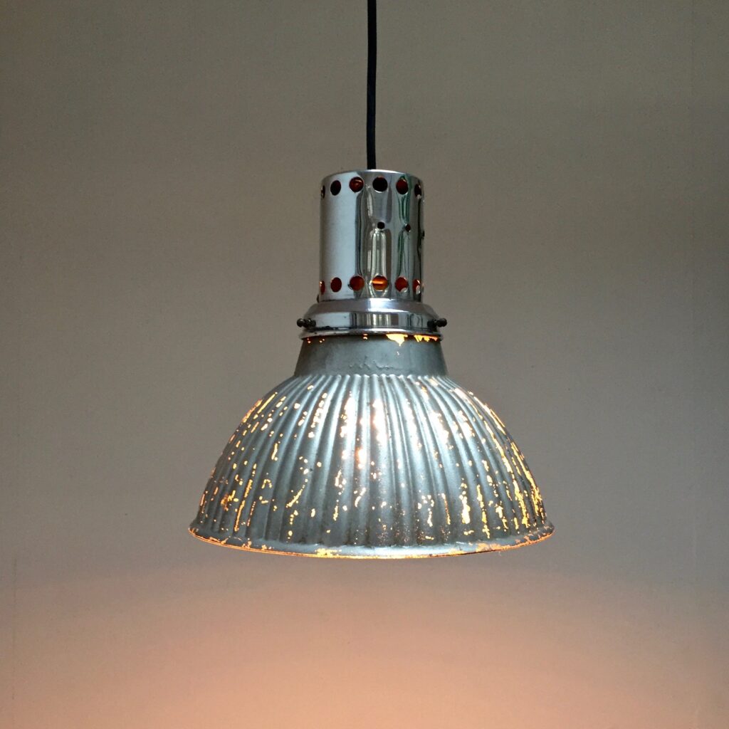 Suspension-verre-eglomise-profil-allumee-zoom_Maison_Liedekerke_Maison-lk.jpeg