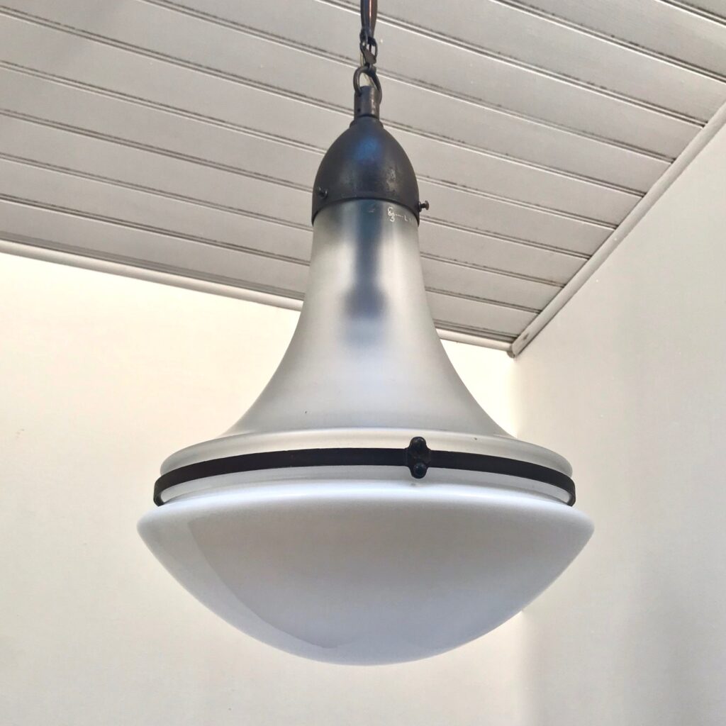 Suspension-verre-sable_maison-LK_Maison_Liedekerke-3.jpg