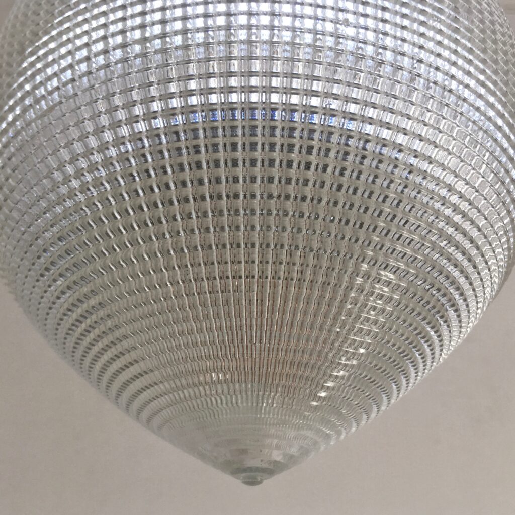 Suspension-verre-strie-dessous-4_maison-lk_mlk.jpg