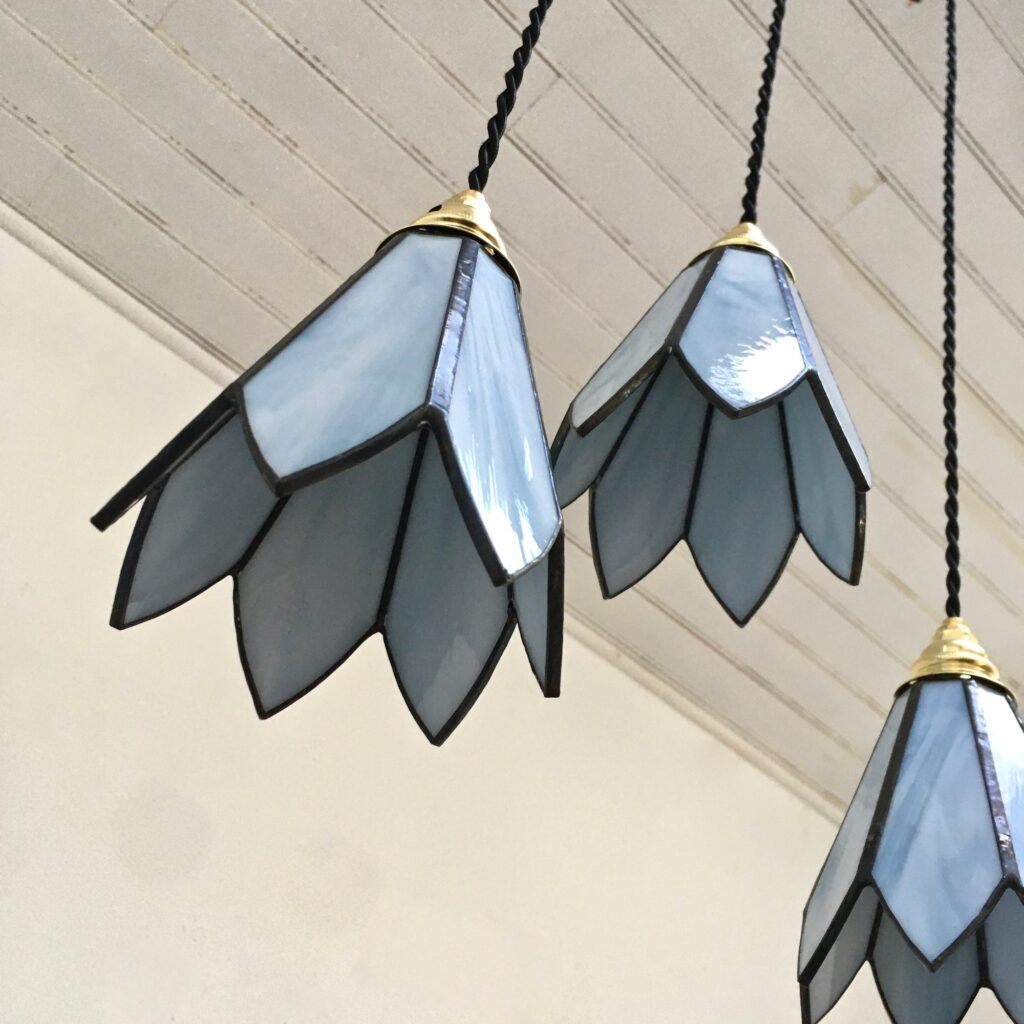 Suspension_Holly_bleue_Pate_de_verre_Maison_Liedekerke_maison-lk.com_3.jpg