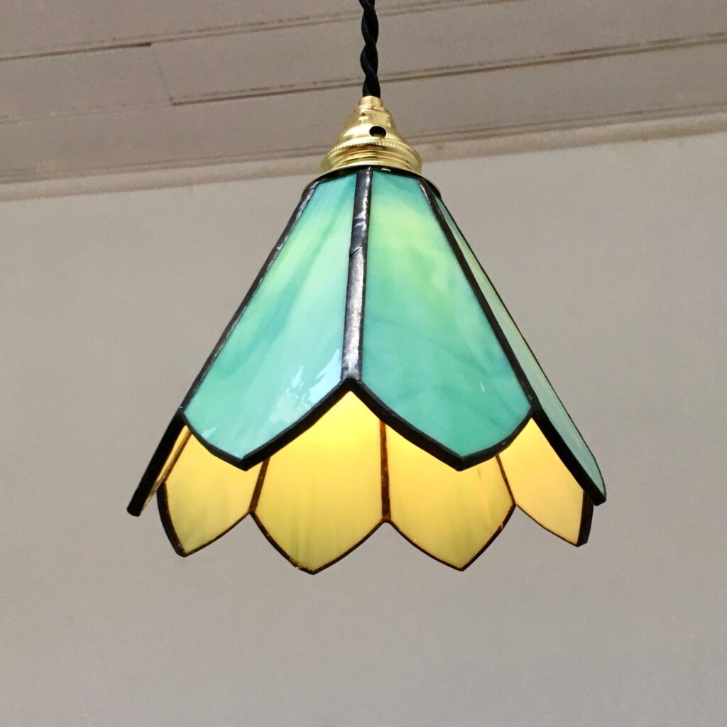 Suspension_Holly_verte_Pate_de_verre_Maison_Liedekerke_maison-lk.com_3.jpg