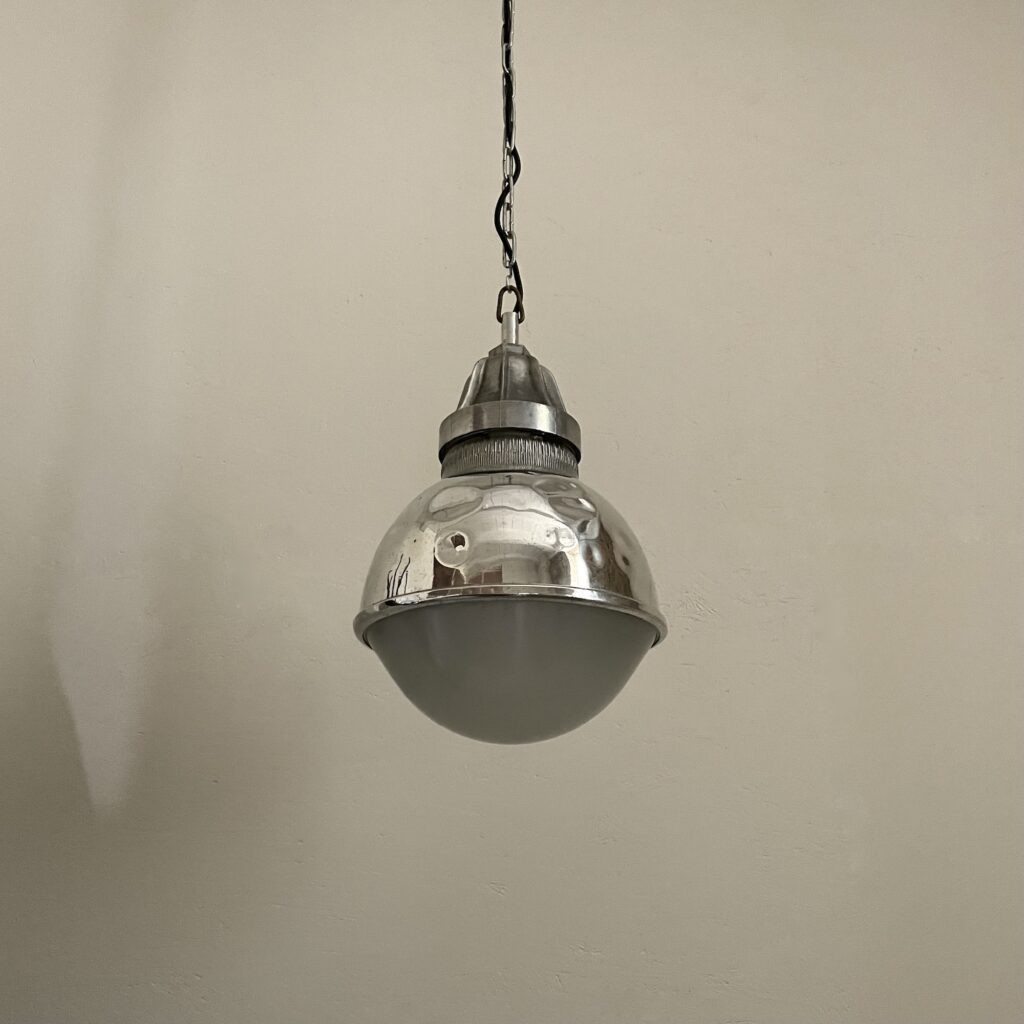 Suspension_Holophane_DE3_arme_1961_maison_liedekerke_LK_1.jpeg