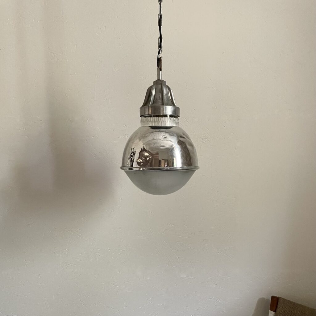 Suspension_Holophane_DE3_arme_1961_maison_liedekerke_LK_3.jpeg