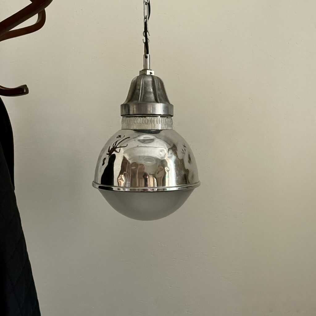 Suspension_Holophane_DE3_arme_1961_maison_liedekerke_LK_7-scaled-1.jpeg
