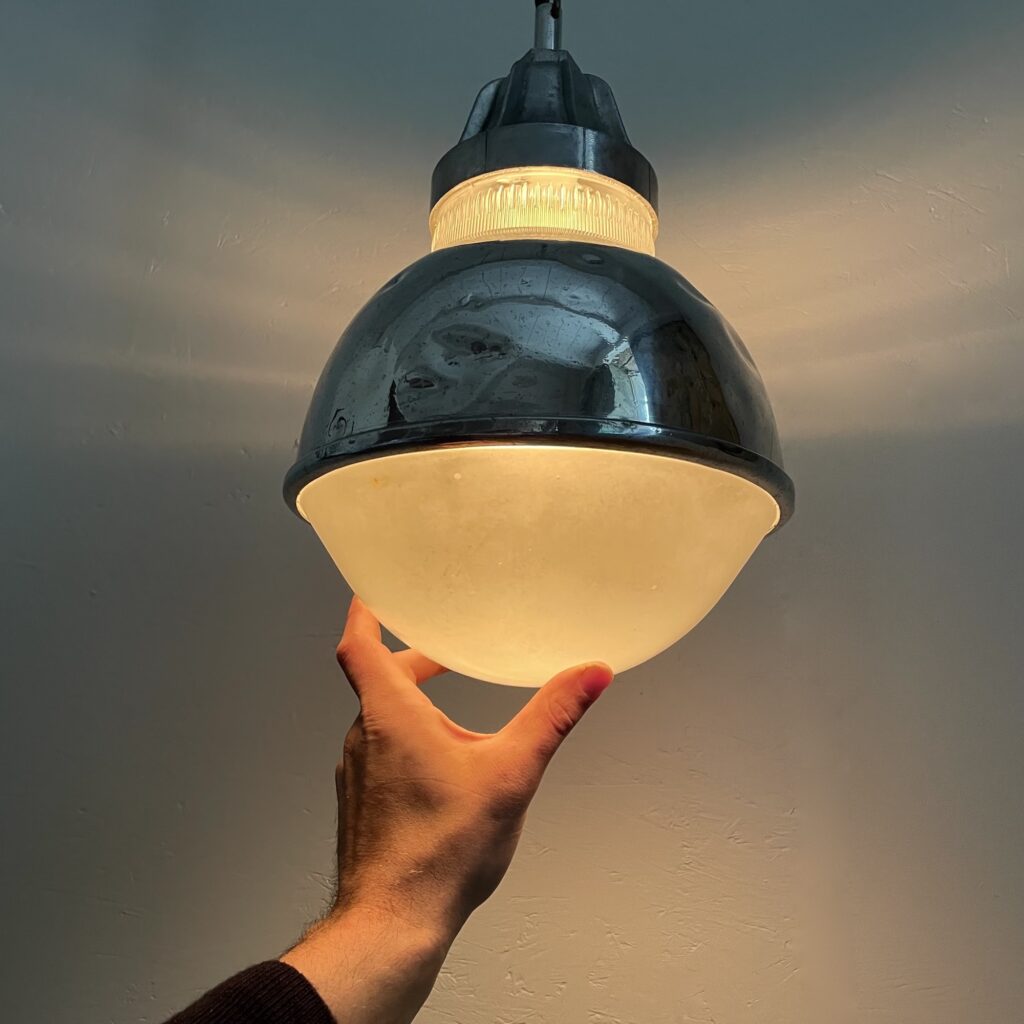 Suspension_Holophane_DE3_arme_1961_maison_liedekerke_LK_9.jpeg