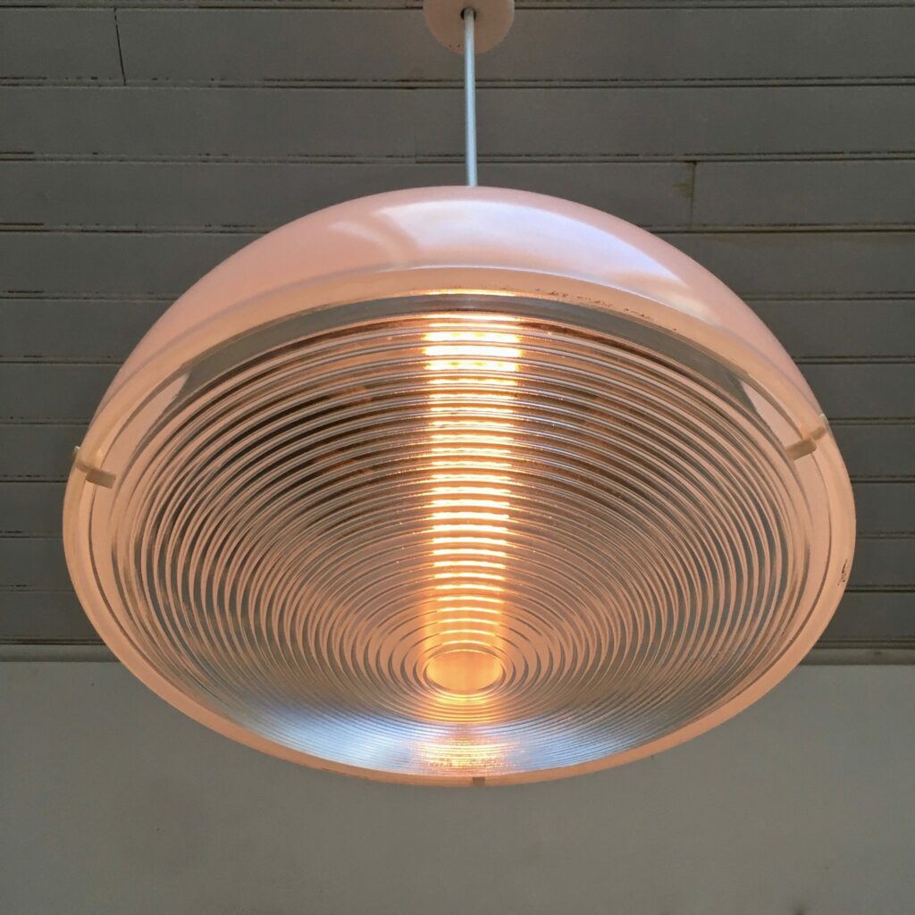 Suspension_Holophane_lentille_Fresnel_70_Maison_Liedekerke_maison-lk_2-scaled-1.jpg