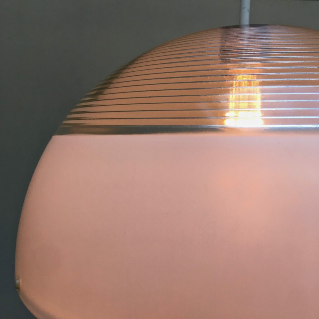 Suspension_Holophane_lentille_Fresnel_70_Maison_Liedekerke_maison-lk_3-scaled-1.jpg