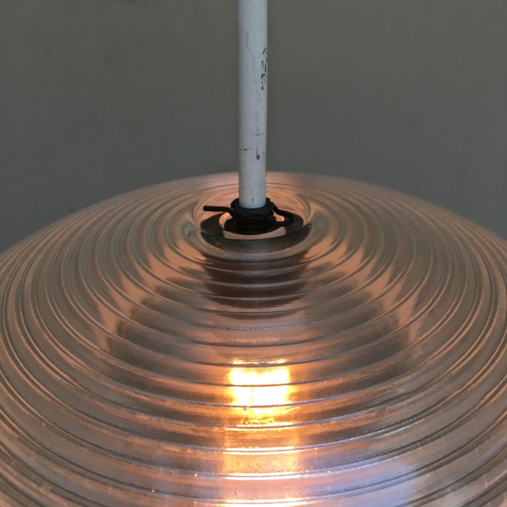 Suspension_Holophane_lentille_Fresnel_70_Maison_Liedekerke_maison-lk_4-scaled-1.jpg