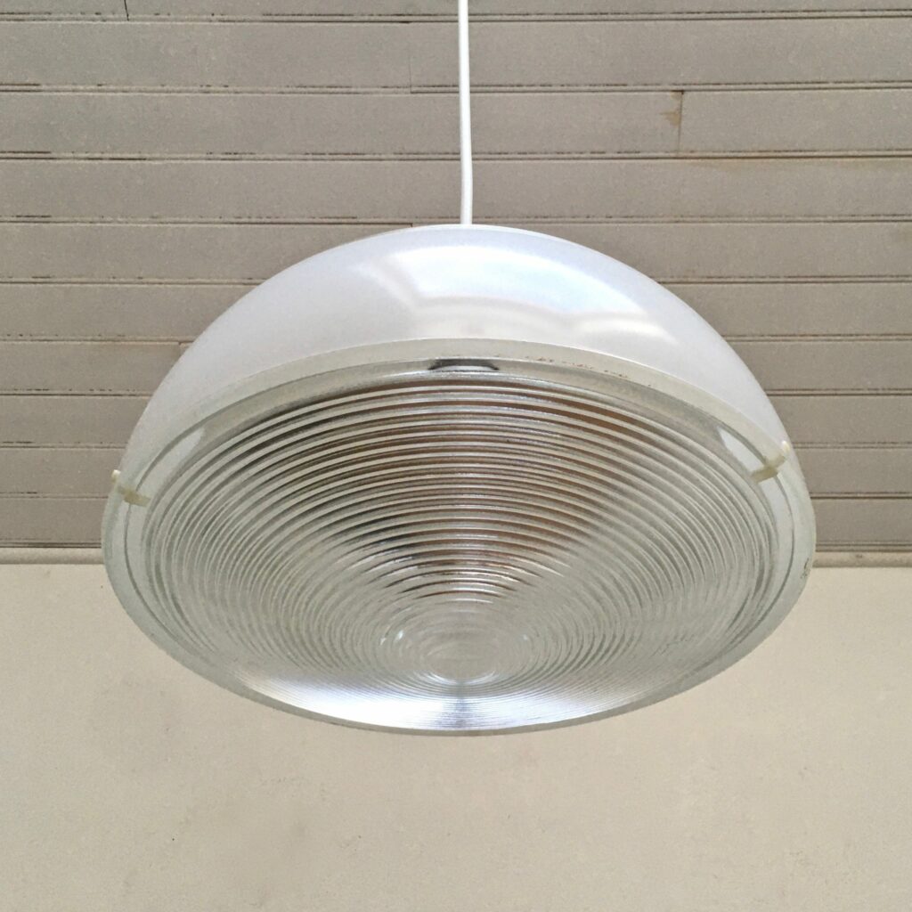 Suspension_Holophane_lentille_Fresnel_70_Maison_Liedekerke_maison-lk_5-scaled-1.jpg