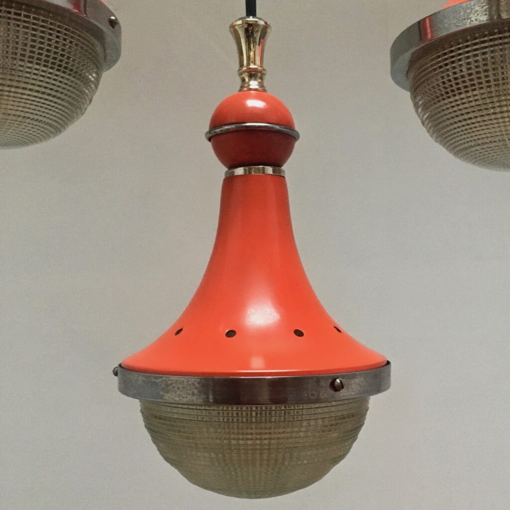 Suspension_Holophane_orange_Maison_Liedekerke_maison-lk-2.jpg