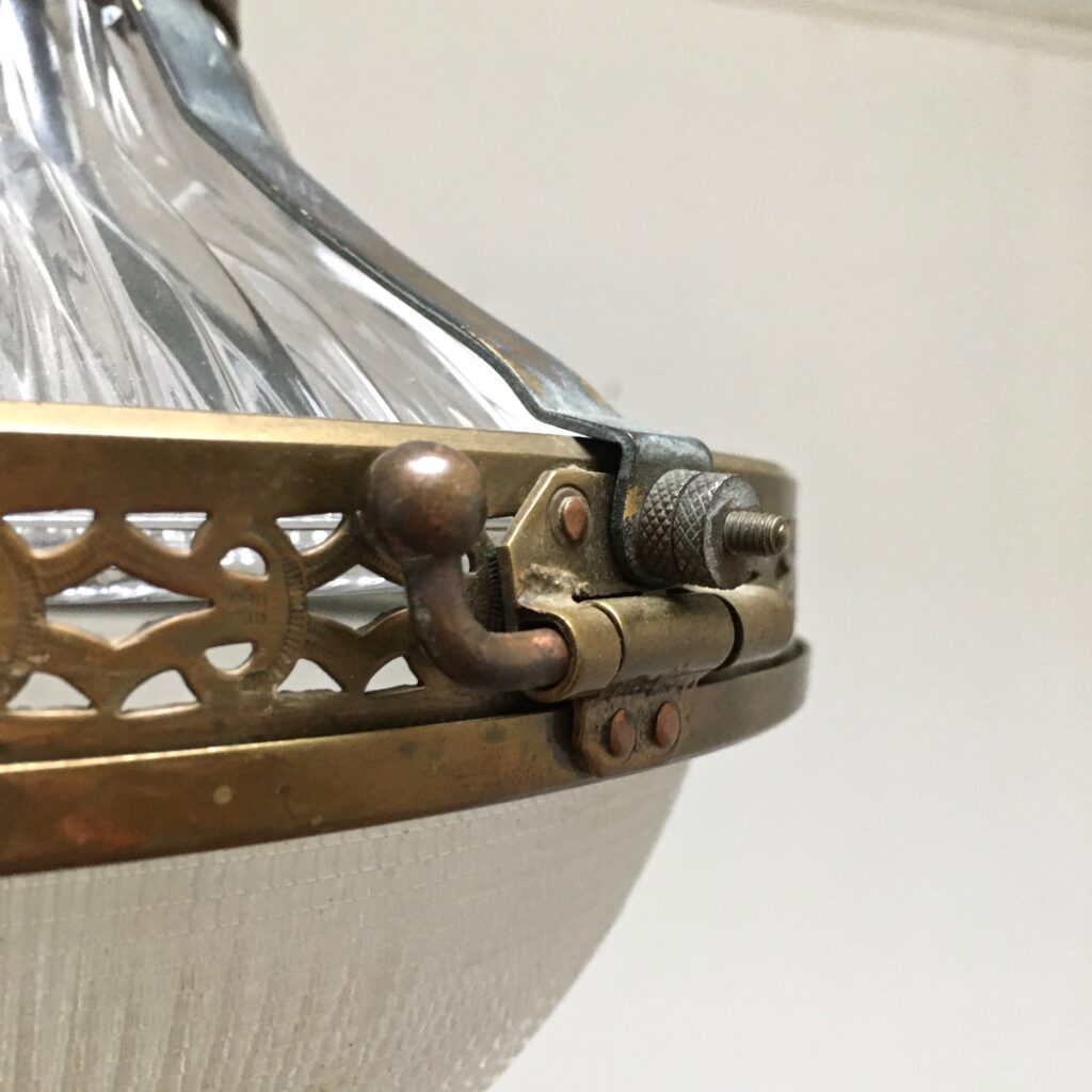 Suspension_Holophane_prismatique_1920_Maison_Liedekerke_maison-lk.com-6.jpg