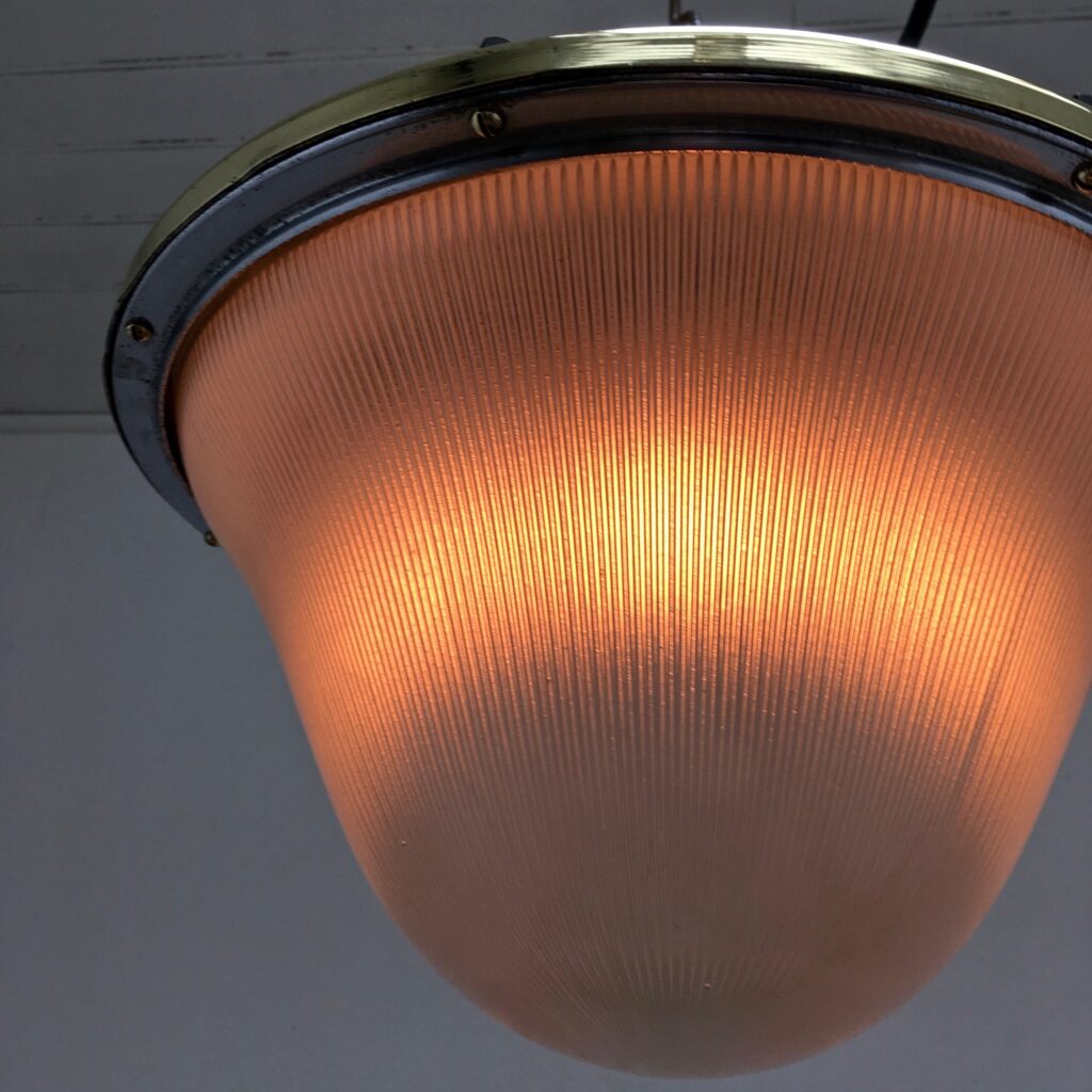 Suspension_Holophane_verre-strielaiton_Maison_LIedekerke_maison-lk-2.jpg
