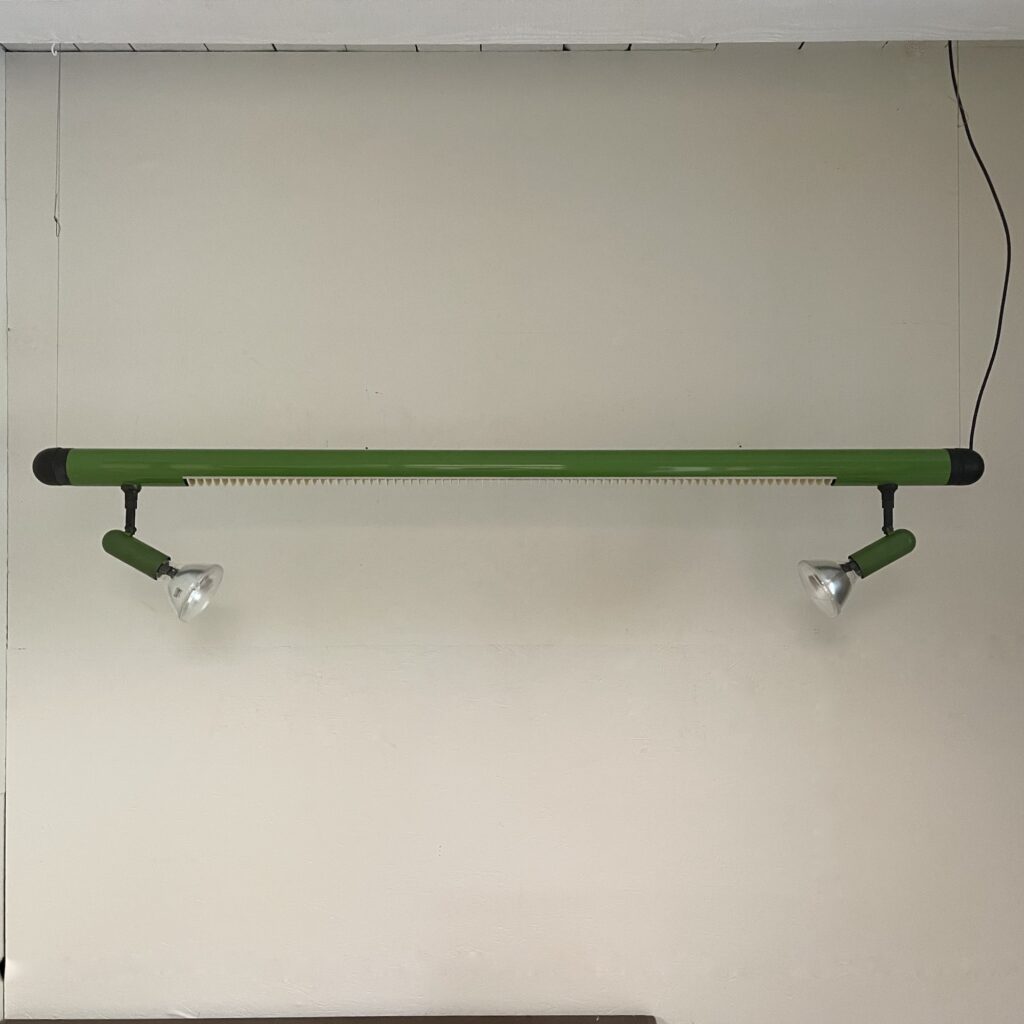 Suspension_Neon_Spots_orientable_Lita_France_vert_Aluminium_Ailettes_Maison_liedekerke_LK_1.jpeg