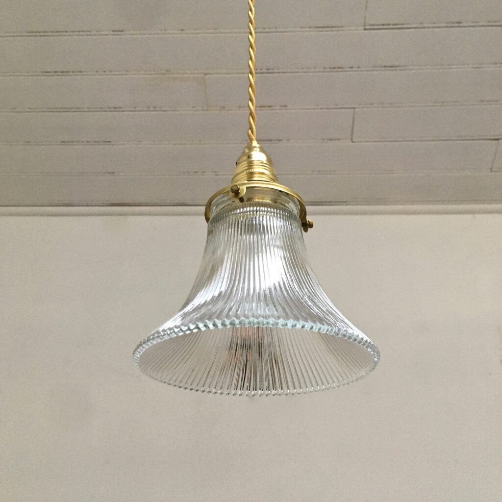 Suspension_Verrerie_Holophane_cloche_Maison_Liedekerke_maison-lk.com-4.jpg