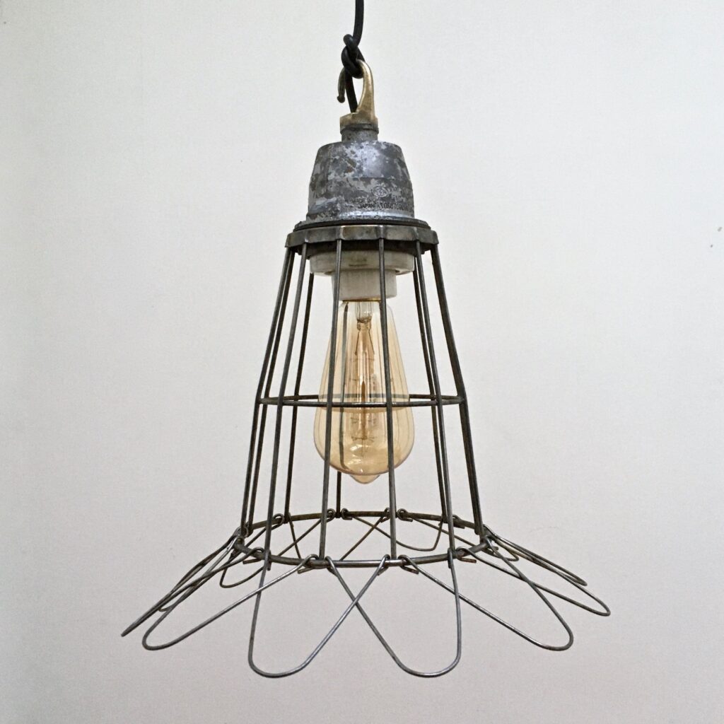 Suspension_grillage_Maison_Liedekerke_maison-lk.com_5.jpeg