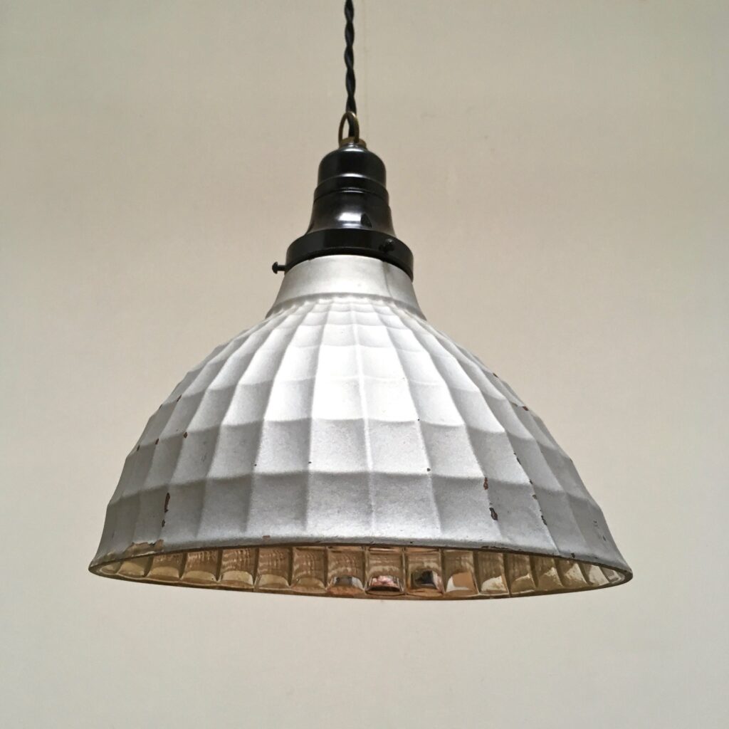 Suspension_merurise_reflektor_bakelite_maison_liedekerke_LK_7.jpg