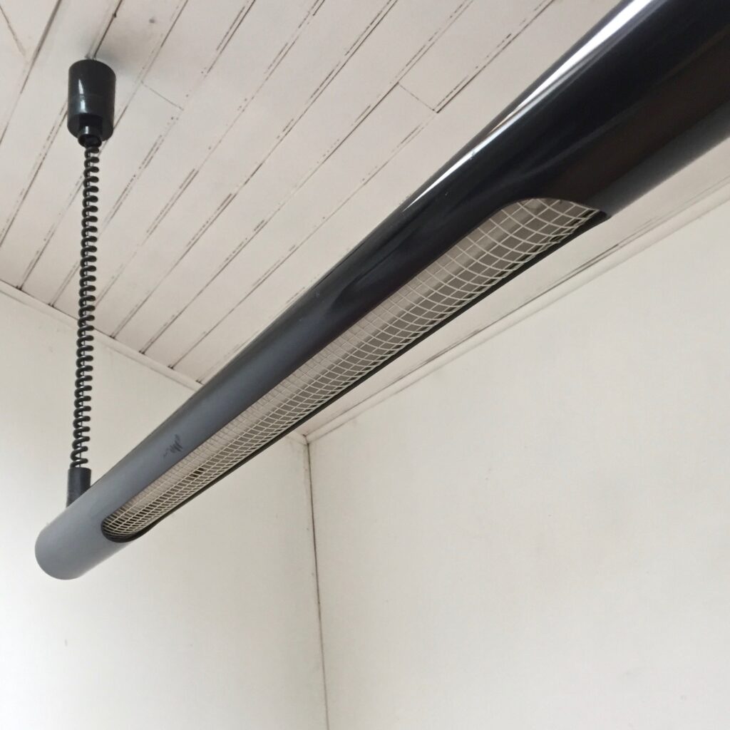 Suspension_neon_ressorts_Massive_Maison-Liedekerke_maison-lk.com-3.jpg