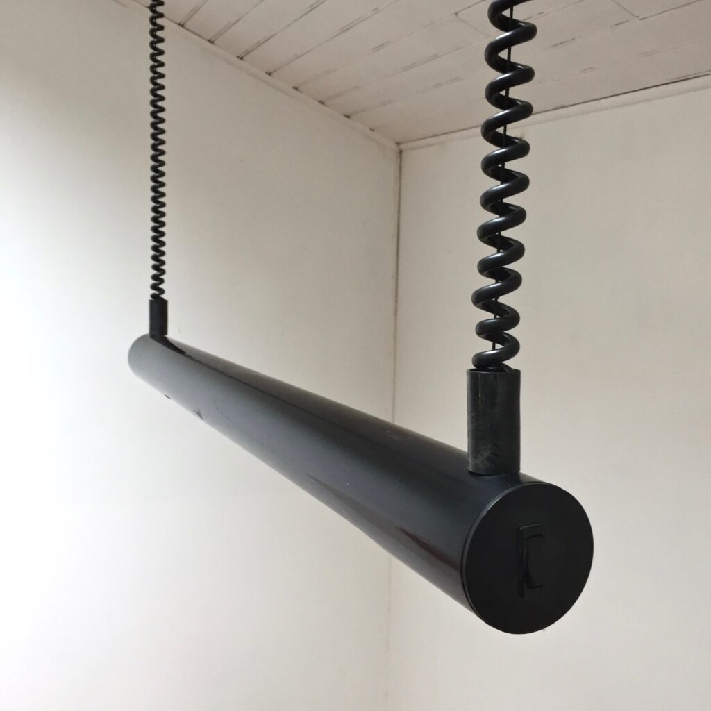 Suspension_neon_ressorts_Massive_Maison-Liedekerke_maison-lk.com-5.jpg