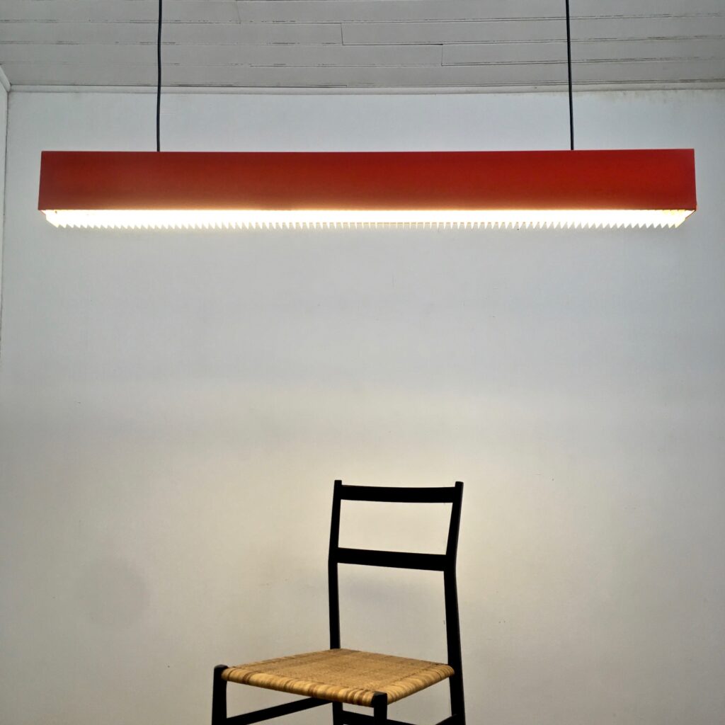 Suspension_neon_rouge_1970_Maison_Liedekerke_maison-lk.com-15.jpg