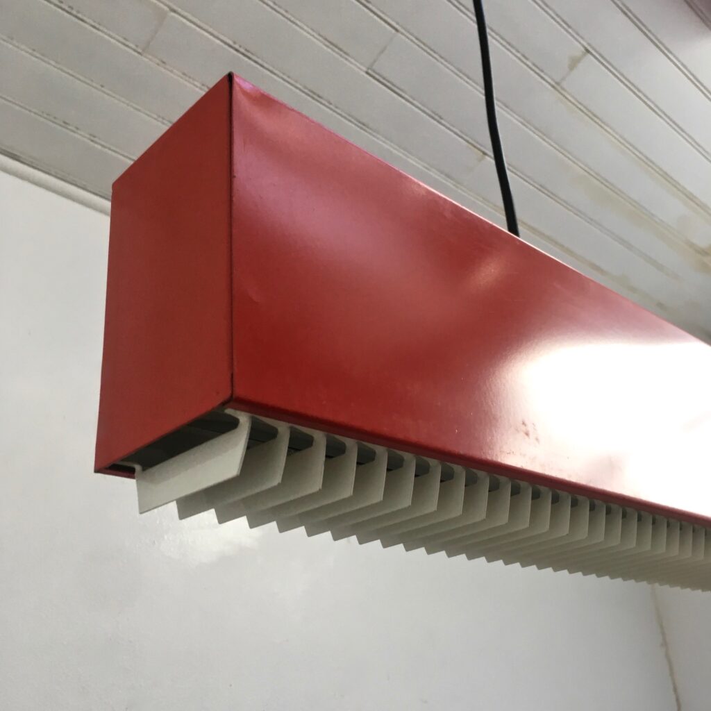 Suspension_neon_rouge_1970_Maison_Liedekerke_maison-lk.com-6.jpg