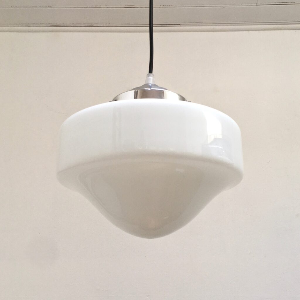 Suspension_opaline_aluminium_midcentury_Maison_Liedekerke_maison-lk.com-2.jpg