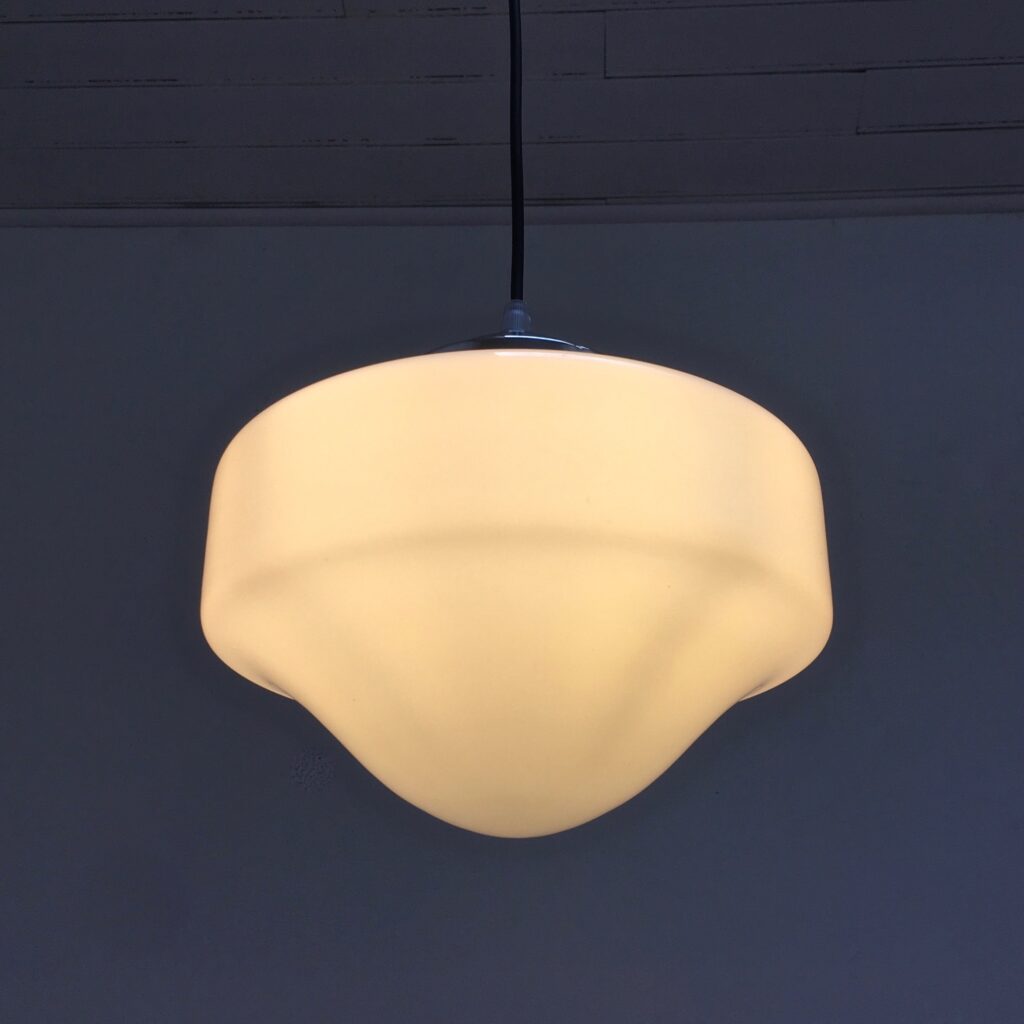 Suspension_opaline_aluminium_midcentury_Maison_Liedekerke_maison-lk.com-5.jpg