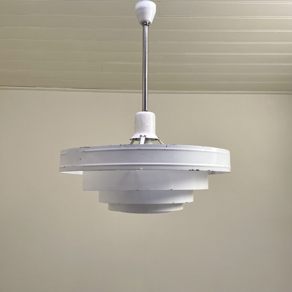 Suspension_pologne_polonaise_blanche_borens_space_age_maison_Liedekerke_LK_1.jpeg