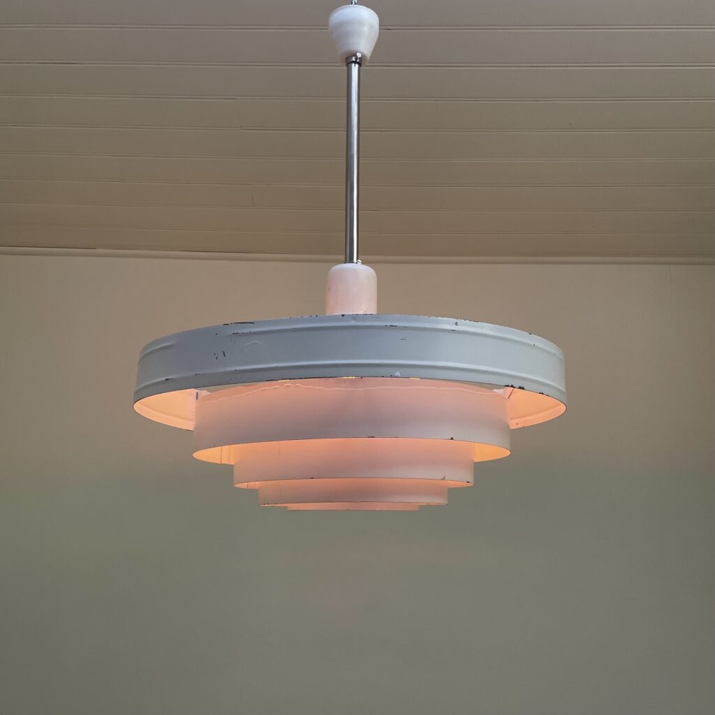 Suspension_pologne_polonaise_blanche_borens_space_age_maison_Liedekerke_LK_6.jpeg