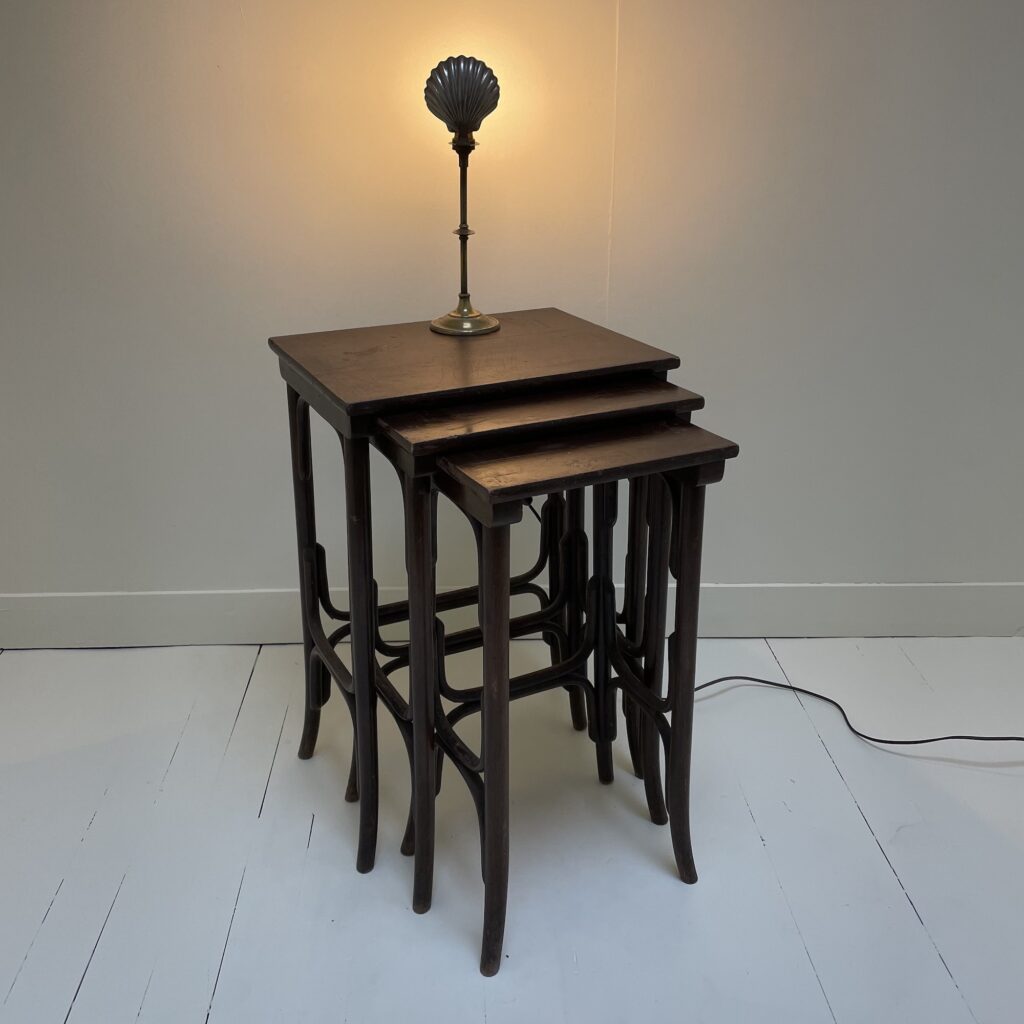TABLE_gigogne_Thonet_appoint_maison_liedekerke_LK_2.jpg