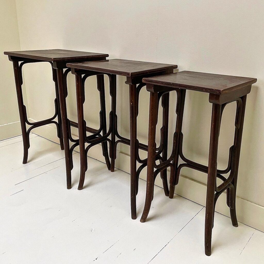 TABLE_gigogne_Thonet_appoint_maison_liedekerke_LK_3.jpg