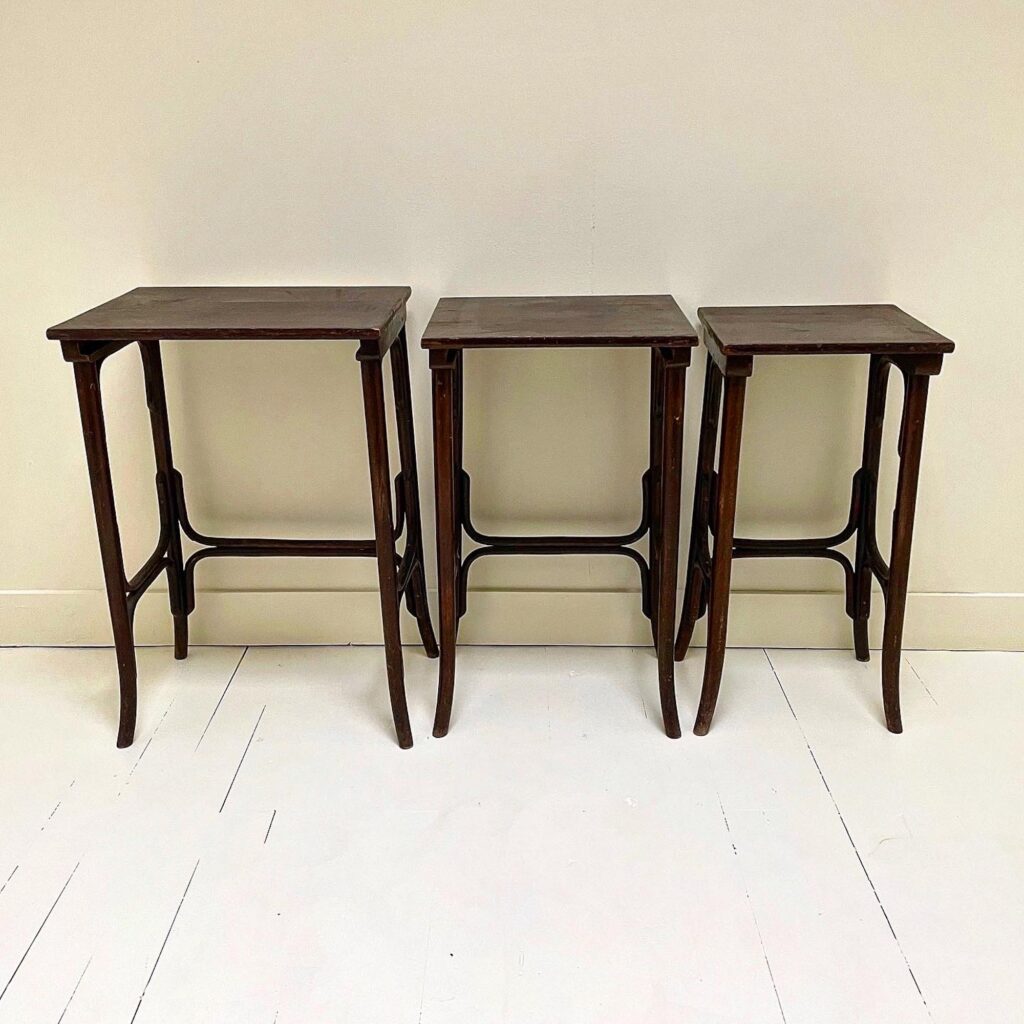 TABLE_gigogne_Thonet_appoint_maison_liedekerke_LK_5.jpg