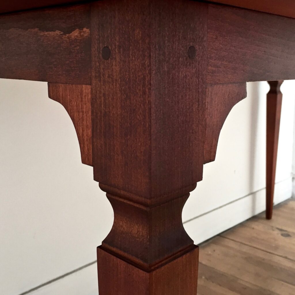Table-marquetee-4-vue-plateau_Maison-LK_MLK.jpg