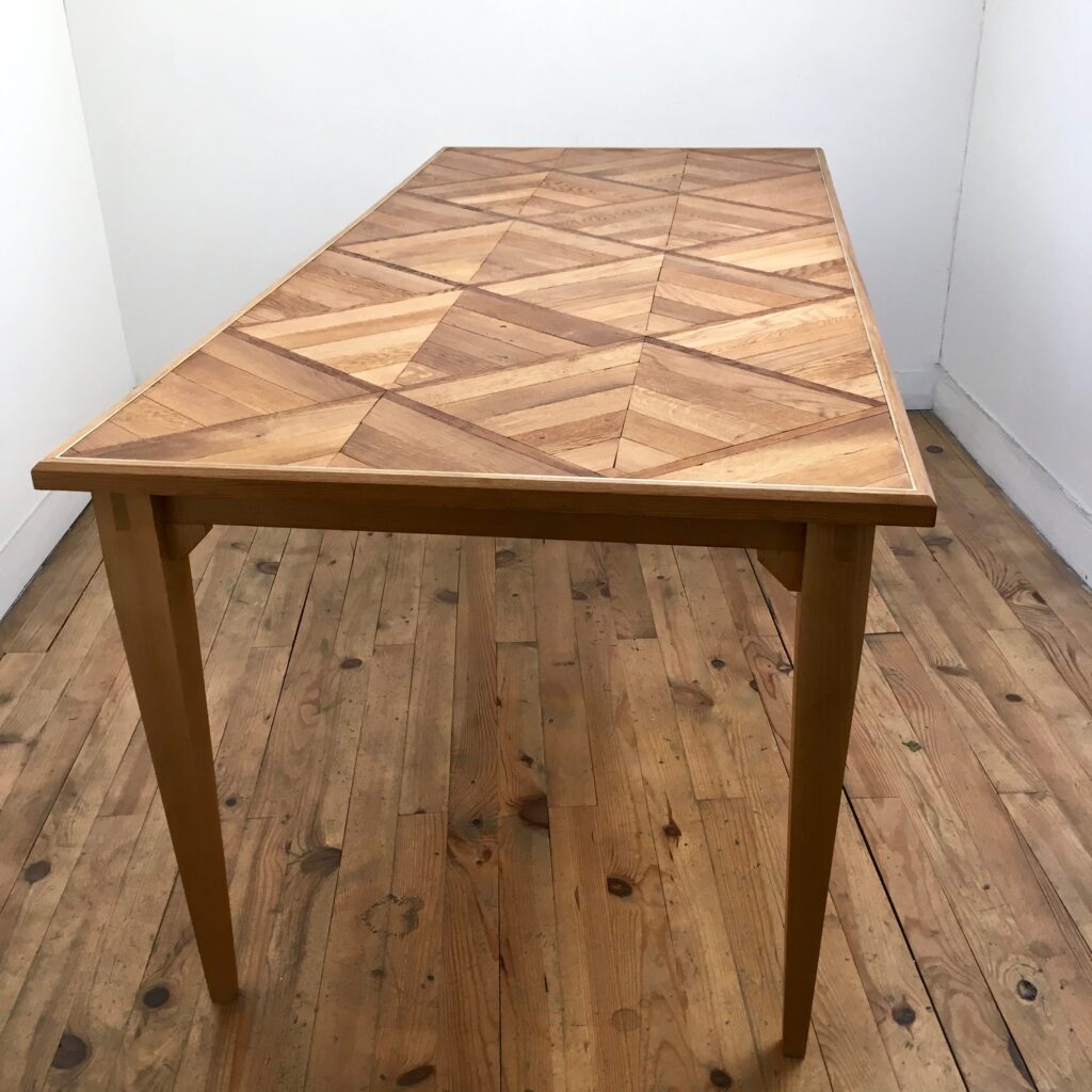 Table-marquetee_maison_liedekerke_mlk_1.jpg