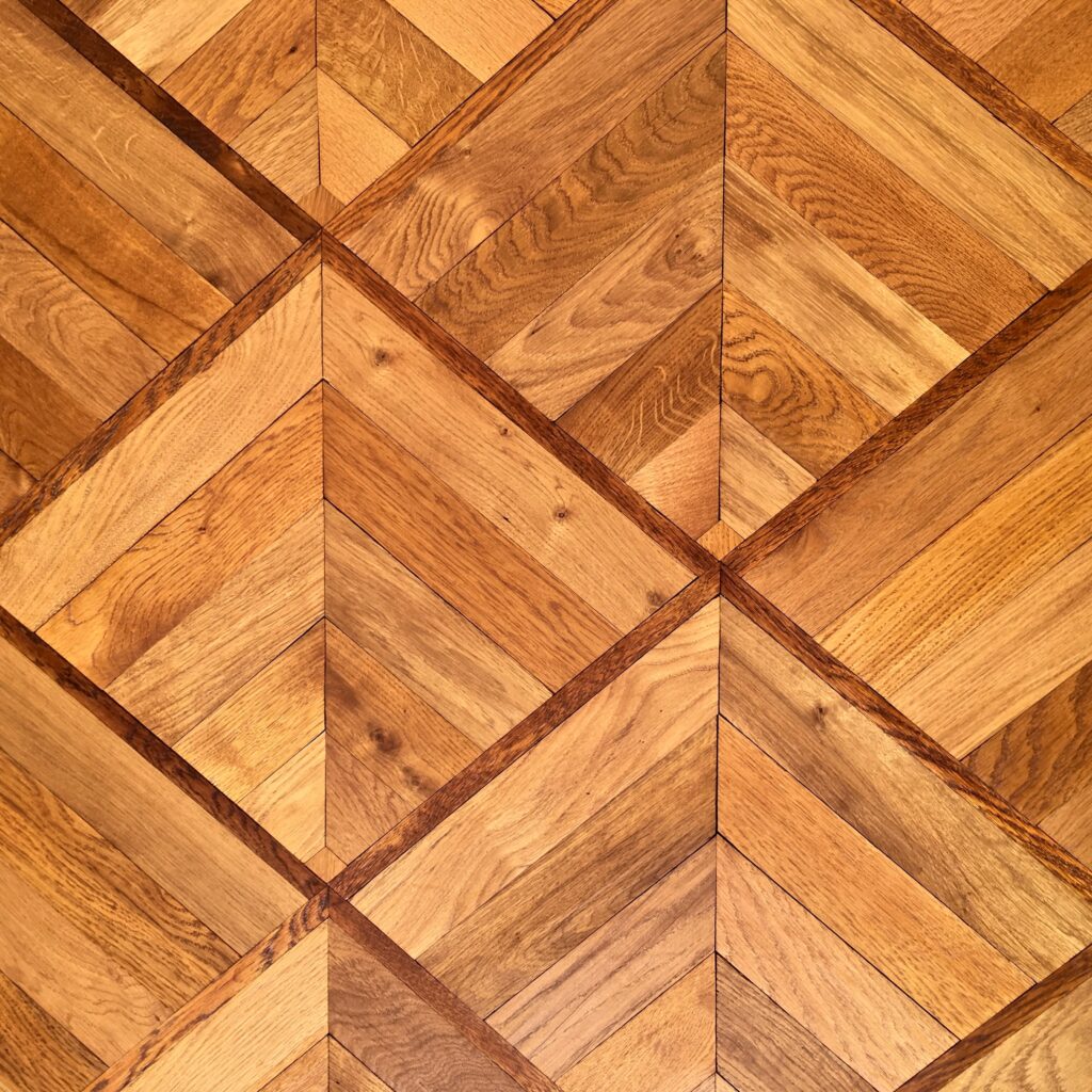 Table-marquetee_maison_liedekerke_mlk_3.jpg
