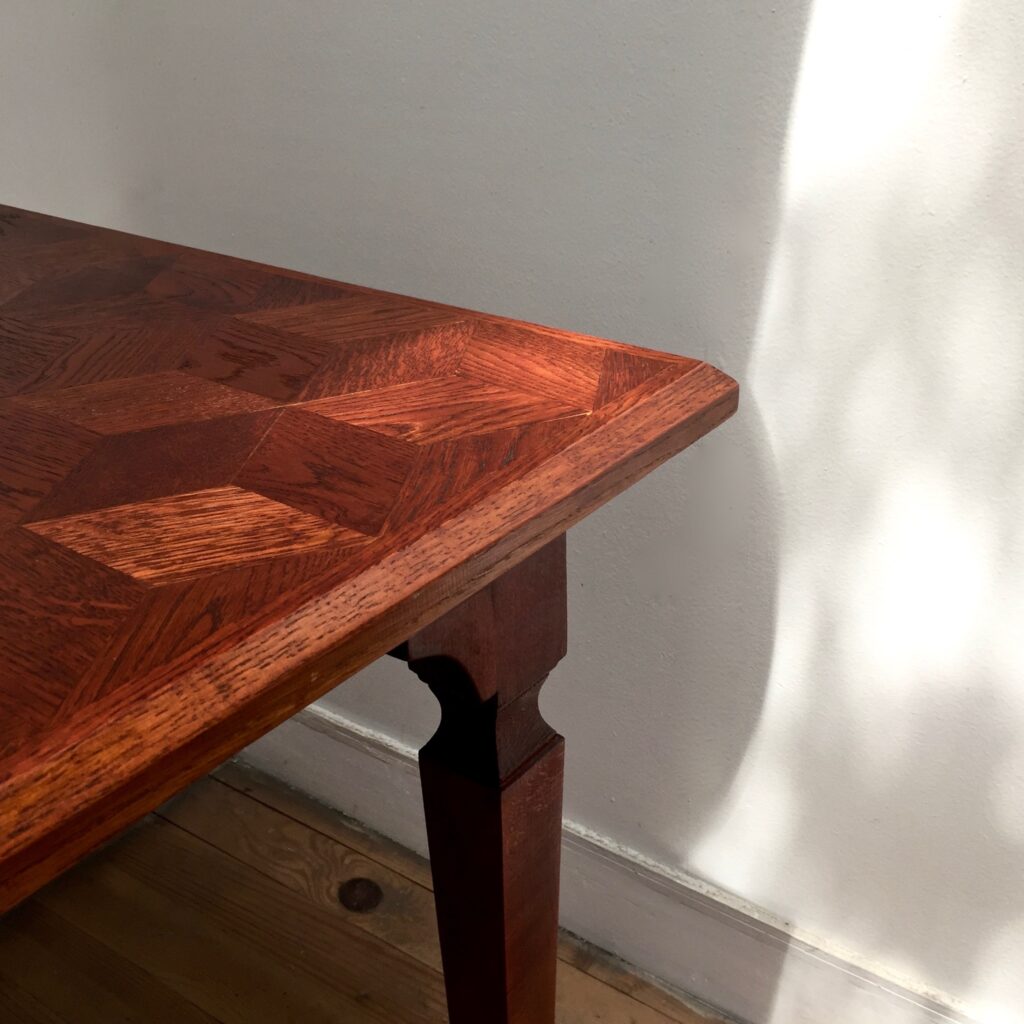 Table-marqueterie-5-vue-haut_Maison-LK_MLK.jpg
