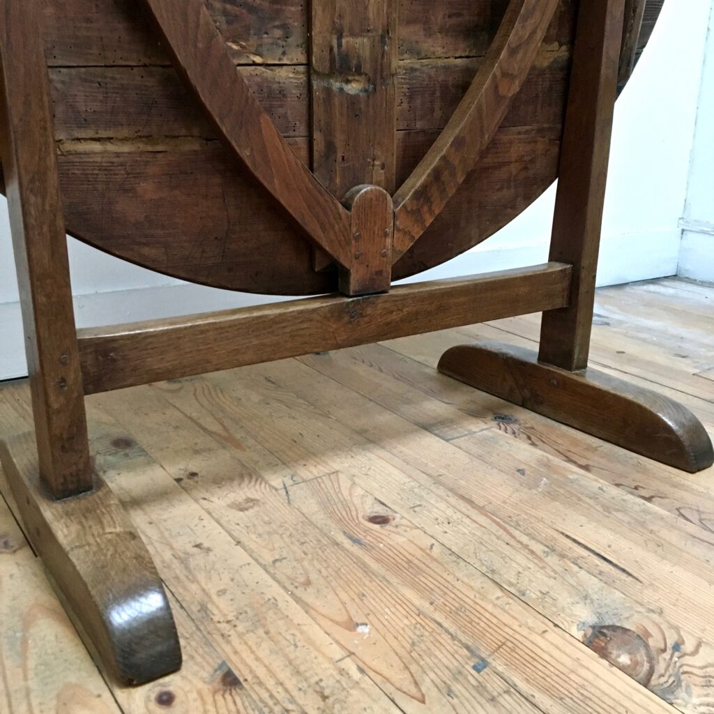 Table_VIGNERON_plateau_basculant_1950_Maison_Liedekerke_maison-lk.com-2.jpg
