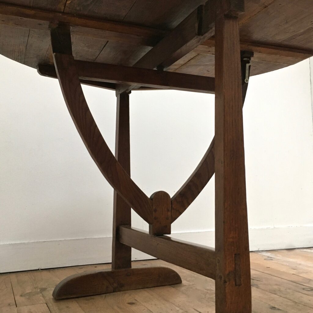 Table_VIGNERON_plateau_basculant_1950_Maison_Liedekerke_maison-lk.com-3.jpg