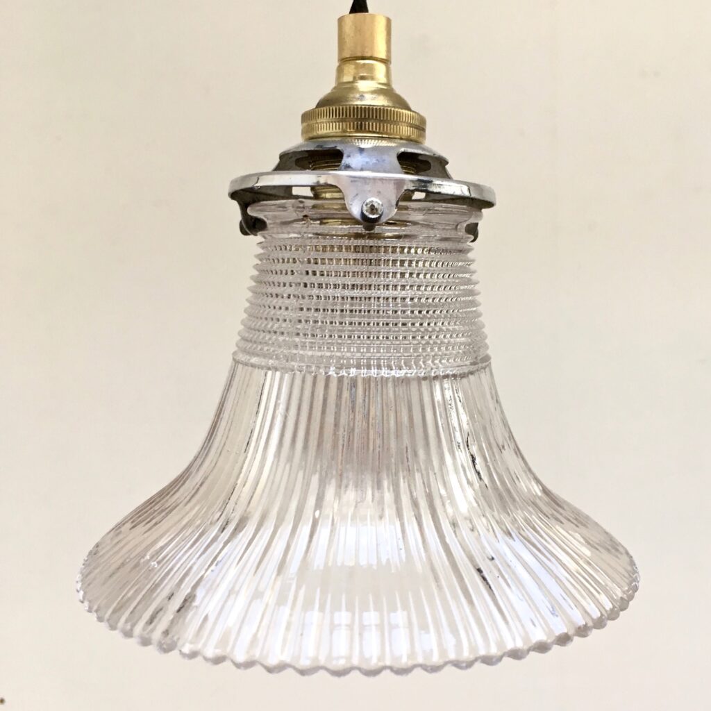 Trio-de-suspension-tulipe-vue-face_Maison_Liedekerke_maison-lk.jpg