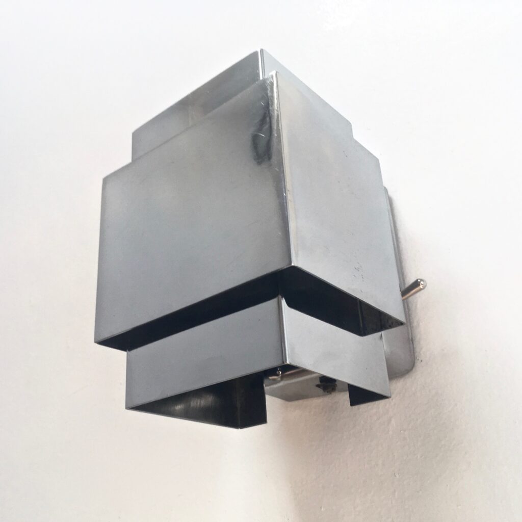 applique_cubique_chrome_maison_liedekerke_LK_2.jpg