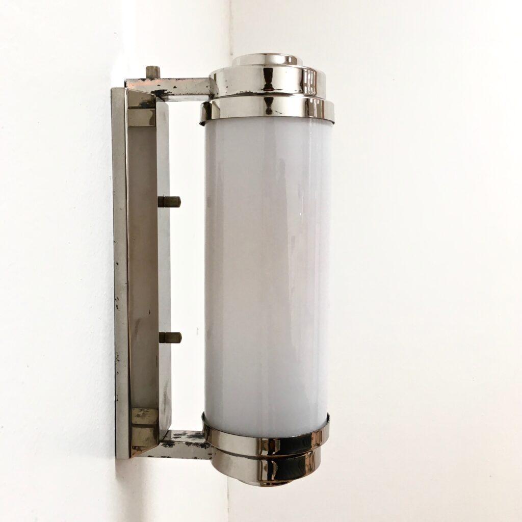 applique_tube_opalin_chrome_maison_liedekerke_lk_3.jpg