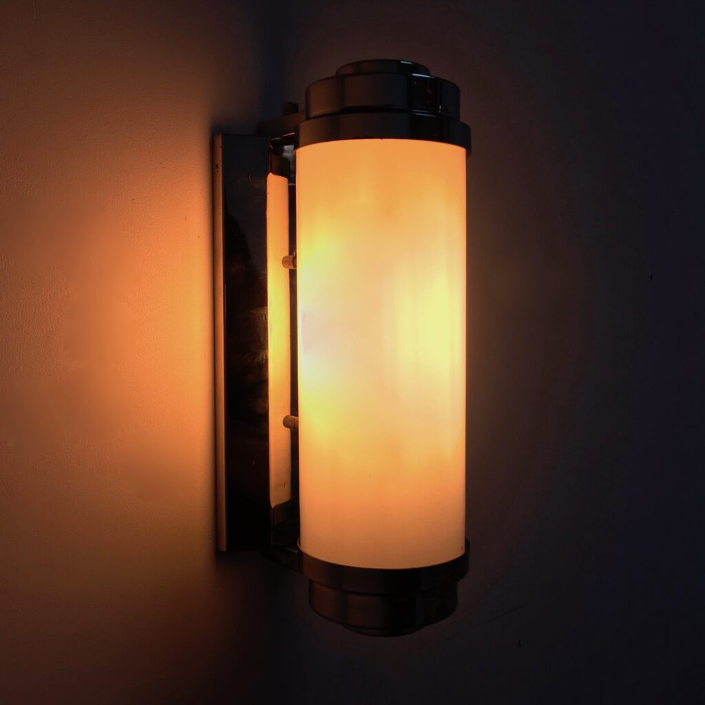 applique_tube_opalin_chrome_maison_liedekerke_lk_6.jpg