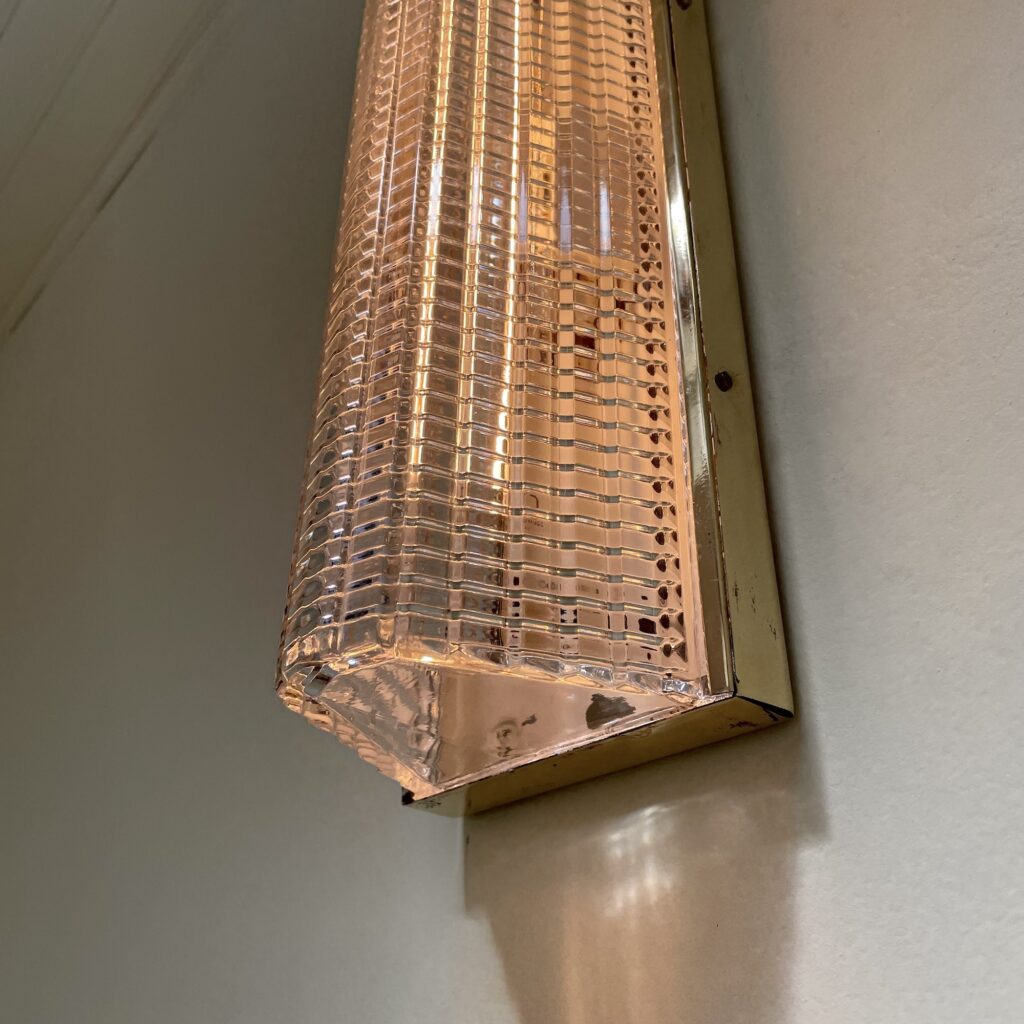 applique_verre_strie_triangle_rectangle_liseuse_maison_liedekerke_LK_11.jpeg