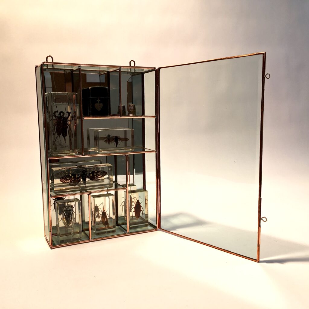 boite_vitrine_cuivre_verre_bisote_liedekerke_maison-lk_1.jpg