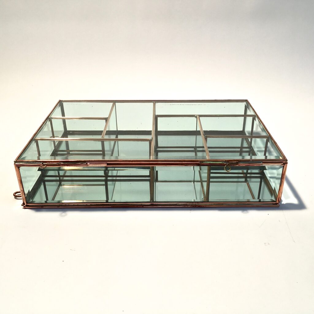 boite_vitrine_cuivre_verre_bisote_liedekerke_maison-lk_4.jpg